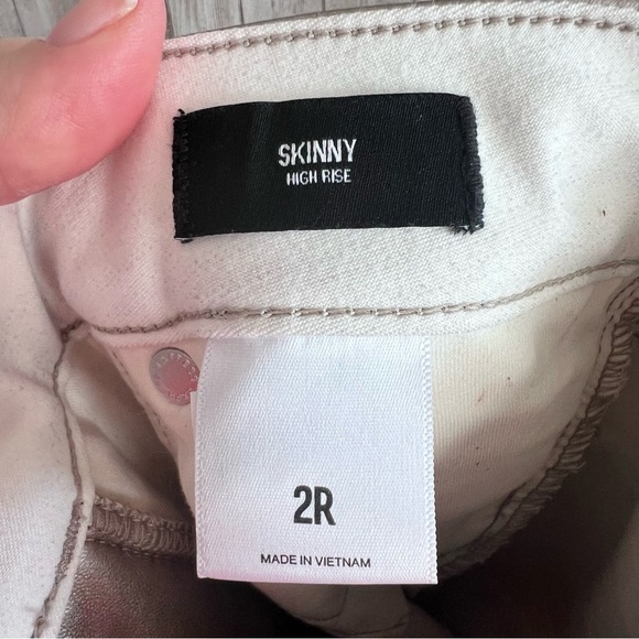 Express Gold High Rise Metallic Skinny Pants Size 2 - Picture 3 of 3